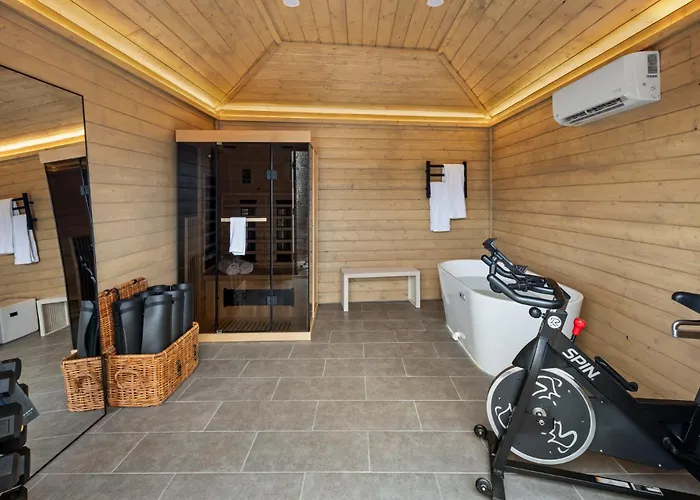 Maison 1975-chic Luxury Retreat