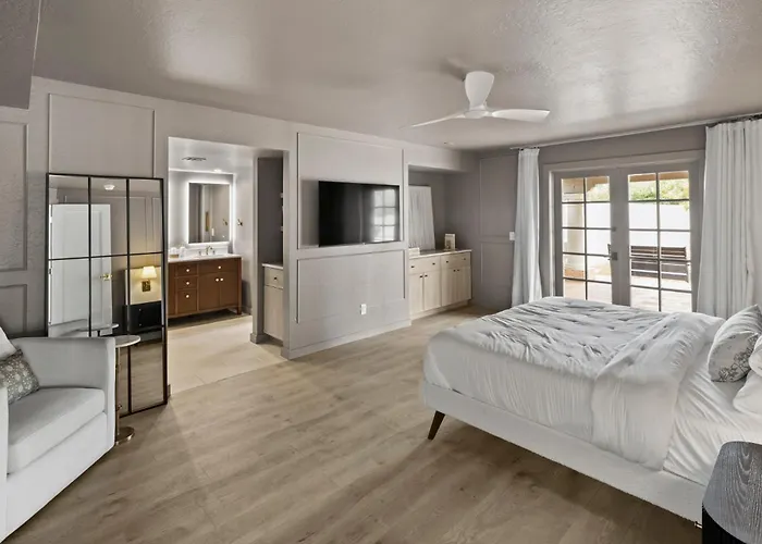 Maison 1975-chic Luxury Retreat Holiday home