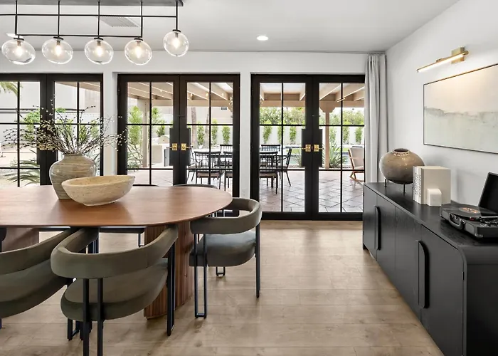 Maison 1975-chic Luxury Retreat