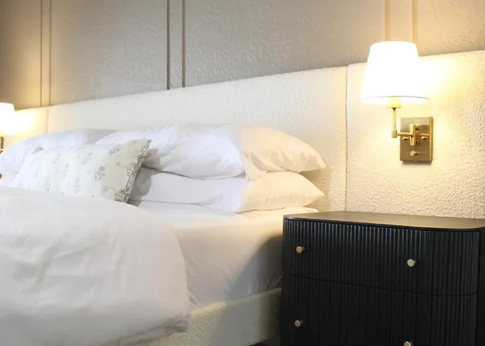 Maison 1975-chic Luxury Retreat