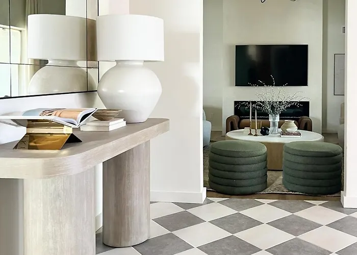 Maison 1975-chic Luxury Retreat *